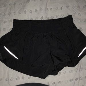 Black Lululemon Hotty Hot Shorts size 4!!